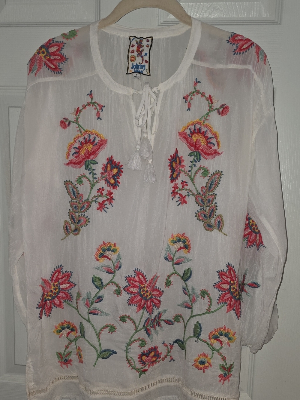 Johnny Was White Embroidered Peasant Tunic with White and Green Floral